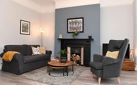 Harrogate Self Catering -Kings View-Private Parking-Overlooking H-C-C